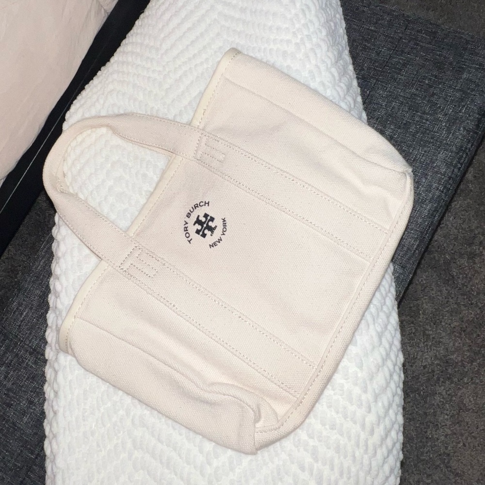 Tory Burch hang bag, brand new